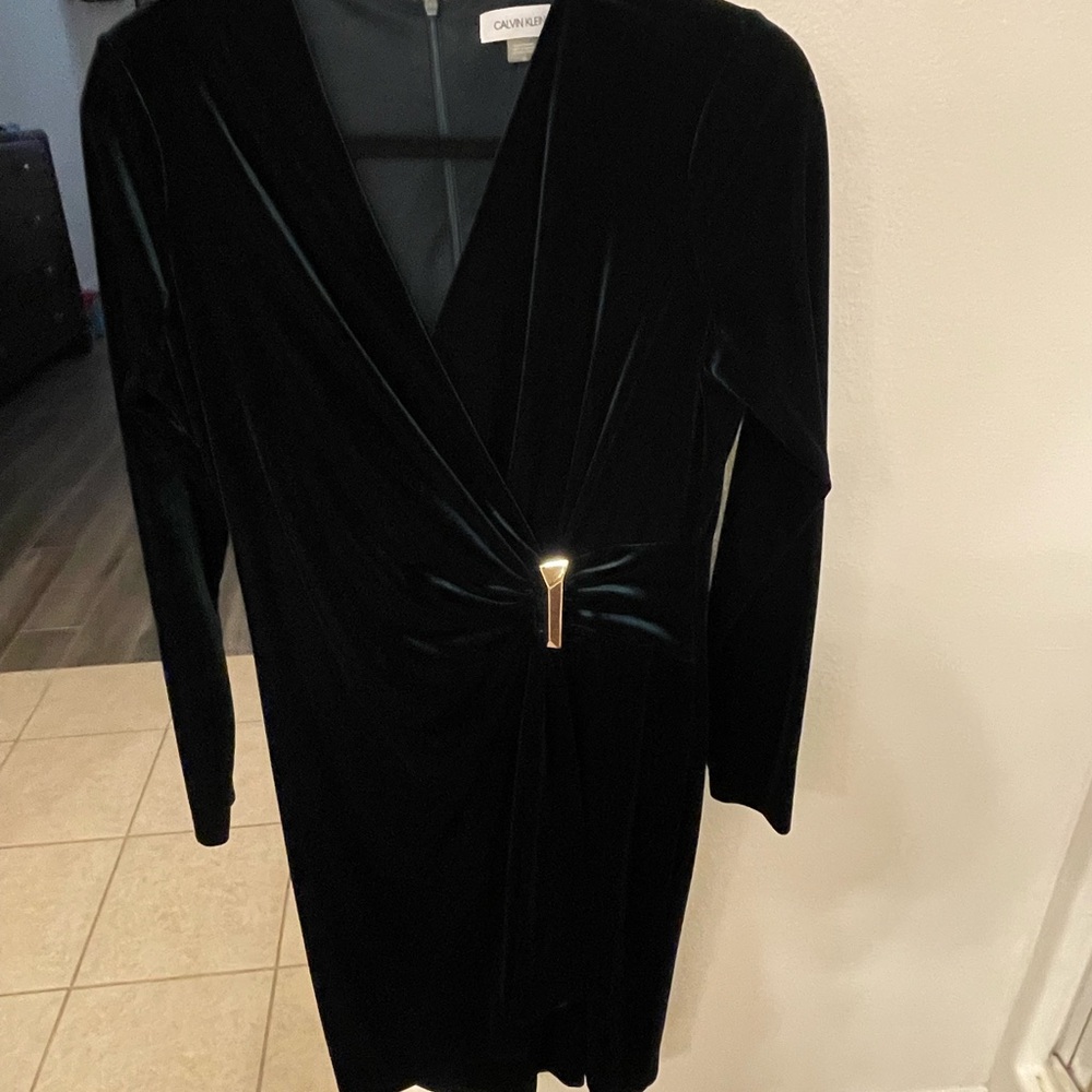 Calvin Klein Black Sheath Dress Long Sleeve V-Neck